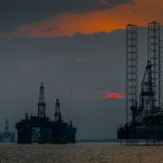 El impacto de la liberación de reservas petroleras de EE. UU. y la volatilidad corporativa en el sector energético